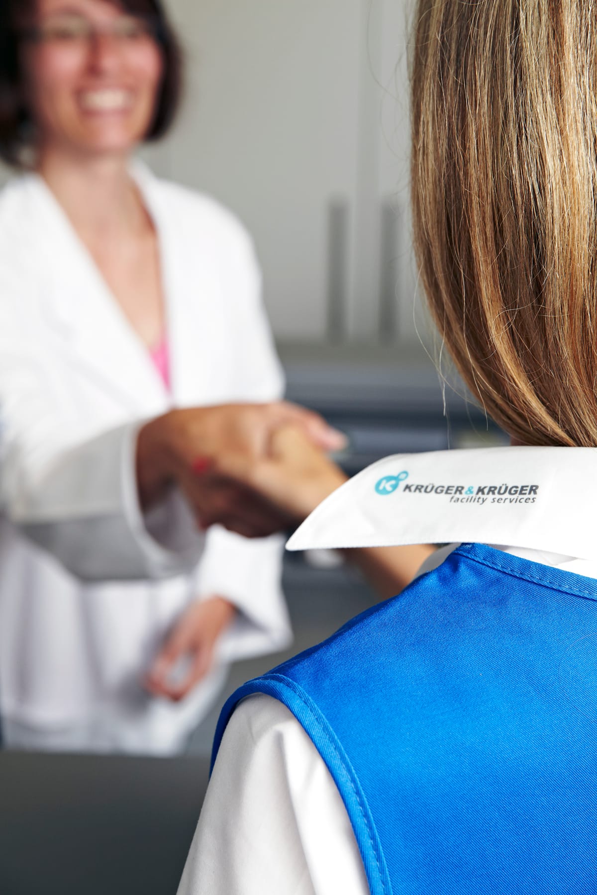 Partnerschaftliche Zusammenarbeit – Handschlag